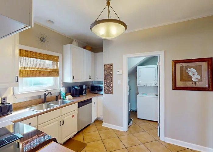 Amazing 5-bedroom With Incredible Views From 4 Balconies *