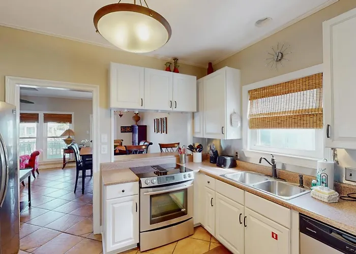Amazing 5-bedroom With Incredible Views From 4 Balconies Holiday home Gulf Shores